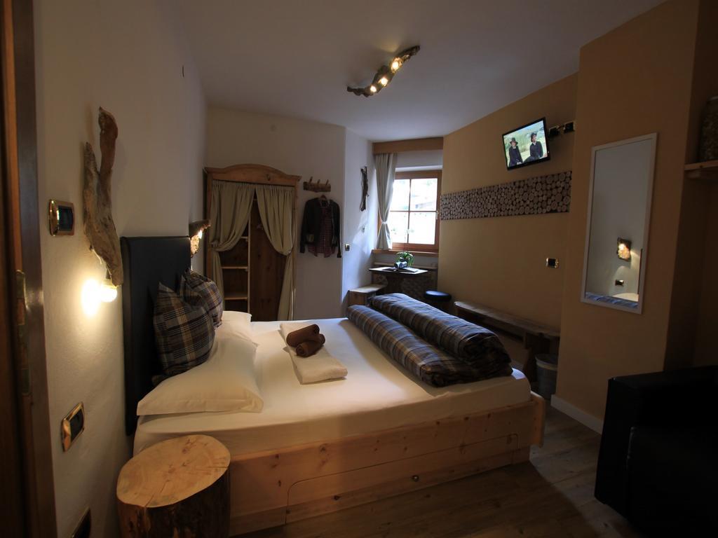 Garni Ortles Hotel Selva di Val Gardena Room photo